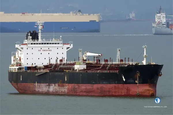 Oil/Chemical tanker for sale