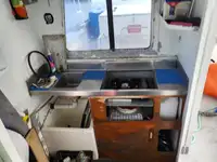 டிராலர் விற்பனைக்கு