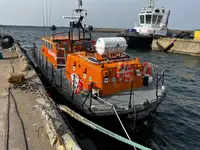 குழு படகு விற்பனைக்கு