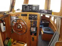வேலை செய்யும் படகுகள் விற்பனைக்கு