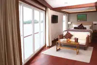 குரூஸ் கப்பல் விற்பனைக்கு