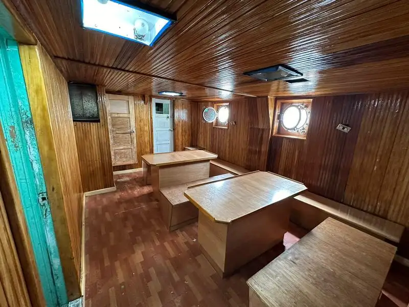 டிராலர் விற்பனைக்கு
