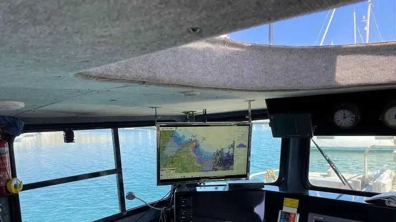 கண்டெய்னர் கப்பல் விற்பனைக்கு