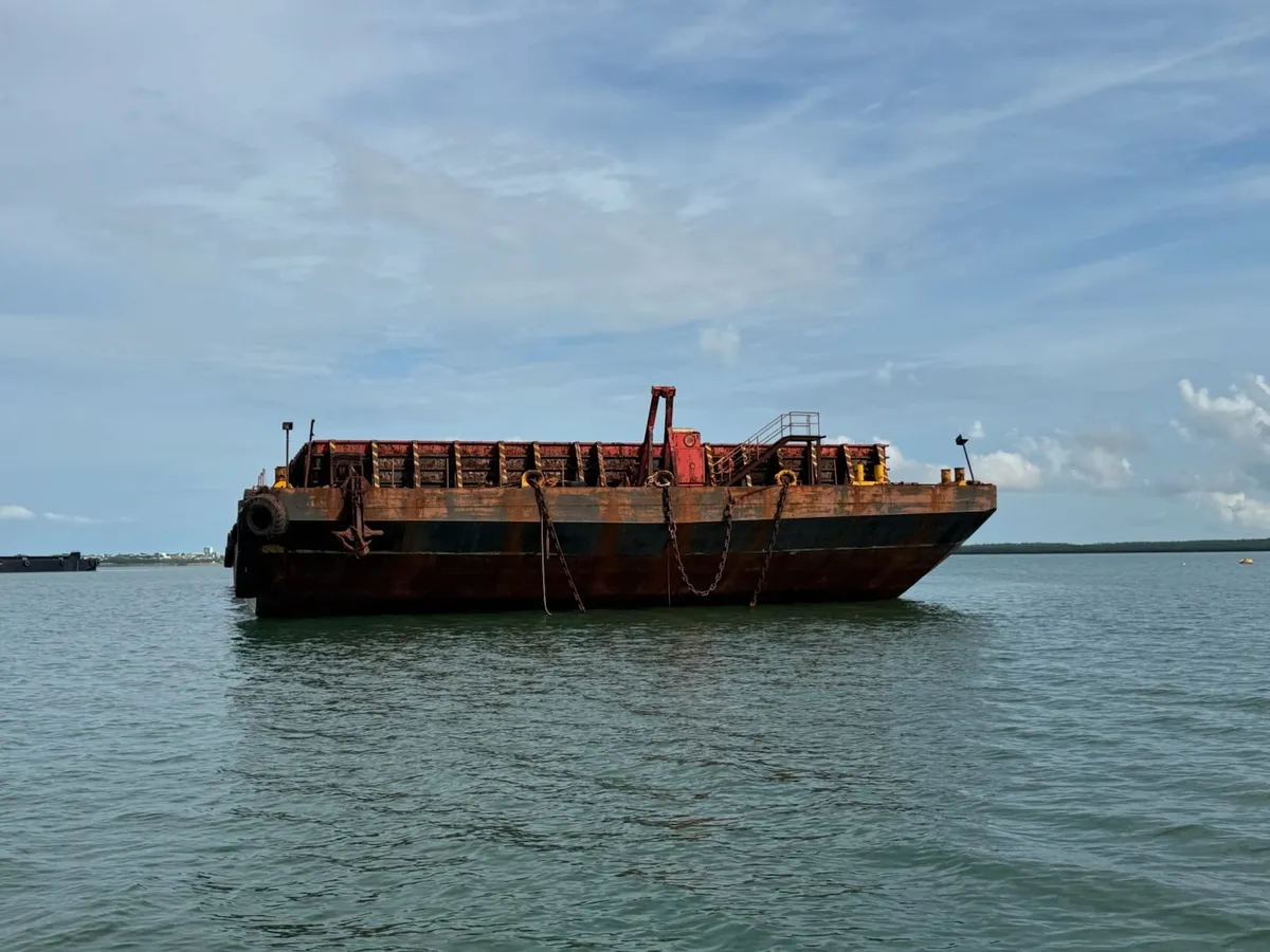 பarge விற்பனைக்கு