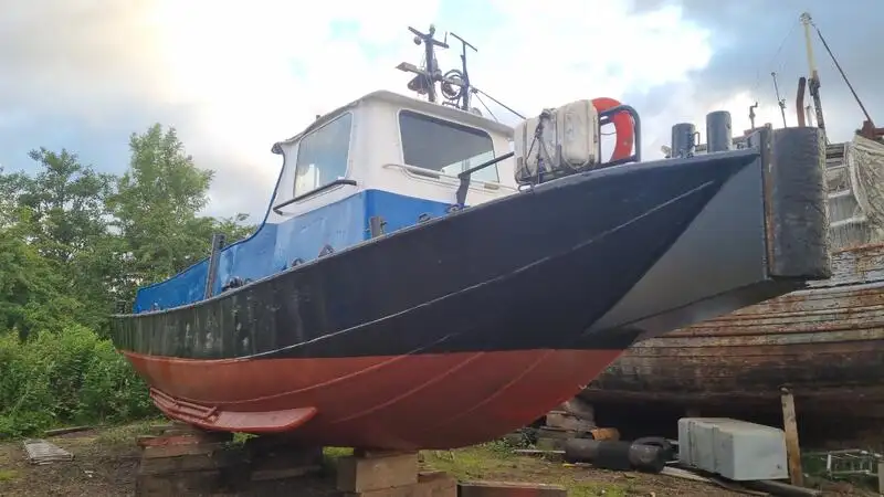 வேலை செய்யும் படகுகள் விற்பனைக்கு