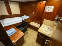 கண்டெய்னர் கப்பல் விற்பனைக்கு