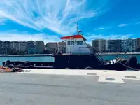 வேலை செய்யும் படகுகள் விற்பனைக்கு
