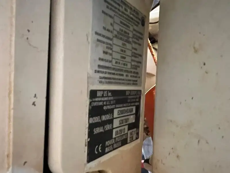 வேலை செய்யும் படகுகள் விற்பனைக்கு