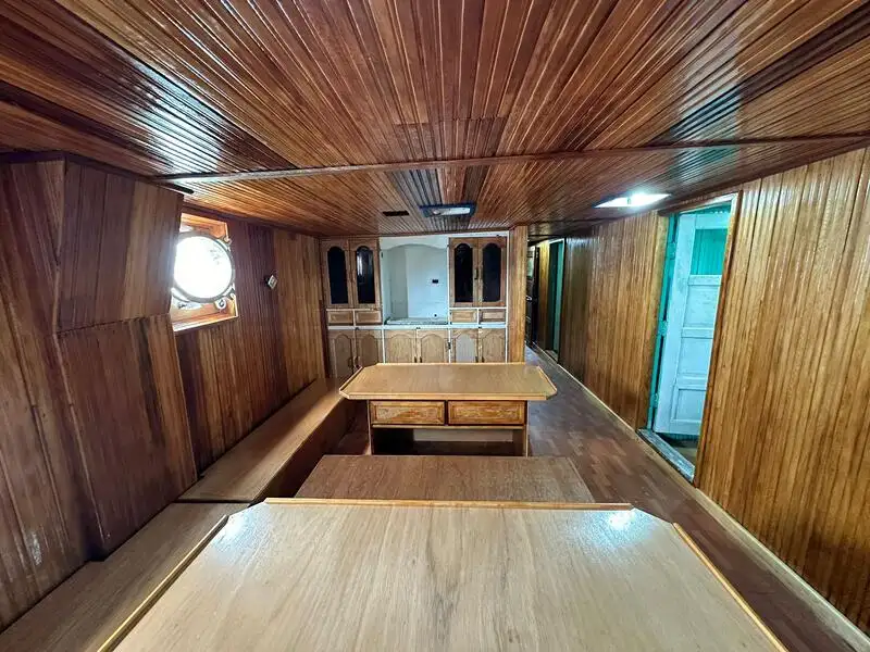டிராலர் விற்பனைக்கு