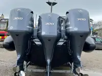 விறைப்பான காற்றினால் நிரப்பப்பட்ட படகு விற்பனைக்கு