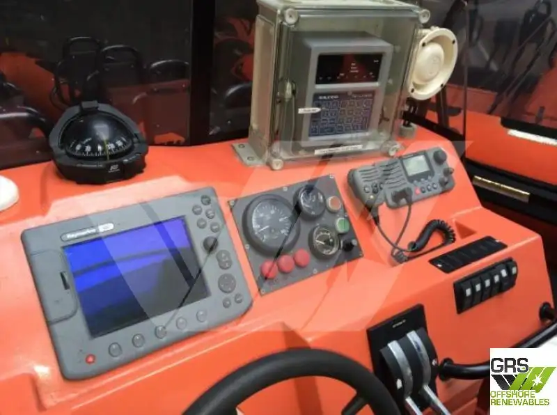 விறைப்பான காற்றினால் நிரப்பப்பட்ட படகு விற்பனைக்கு