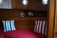 துடுப்புப் படகு விற்பனைக்கு