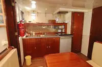 காவல் படகு விற்பனைக்கு
