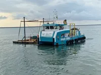 வேலை செய்யும் படகுகள் விற்பனைக்கு