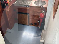வேலை செய்யும் படகுகள் விற்பனைக்கு
