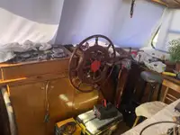 வேலை செய்யும் படகுகள் விற்பனைக்கு