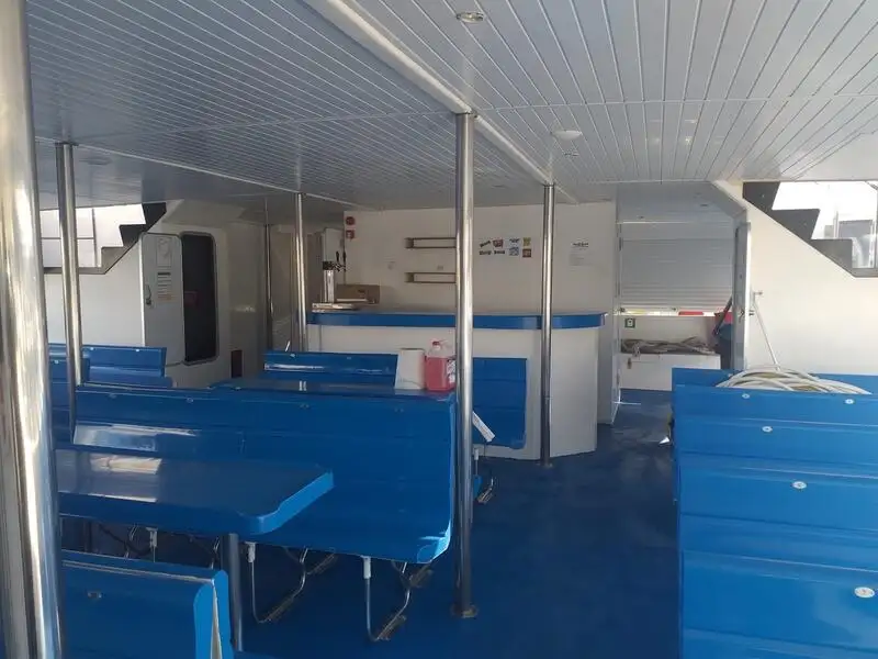 குரூஸ் கப்பல் விற்பனைக்கு