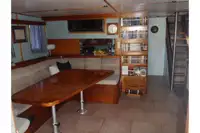 குரூஸ் கப்பல் விற்பனைக்கு