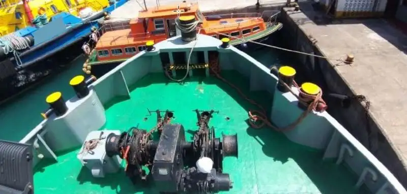 இழுக்கும் படகு விற்பனைக்கு