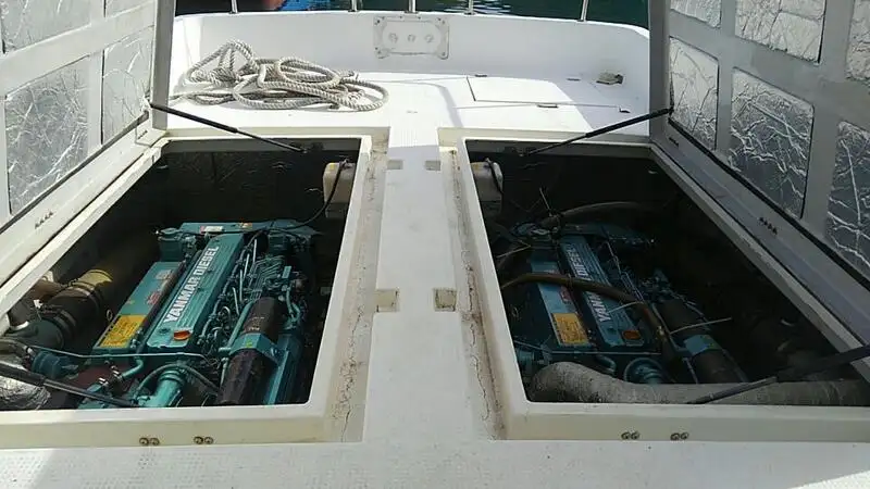 குழு படகு விற்பனைக்கு