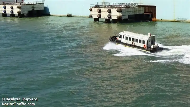 இழுக்கும் படகு விற்பனைக்கு