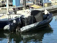 விறைப்பான காற்றினால் நிரப்பப்பட்ட படகு விற்பனைக்கு