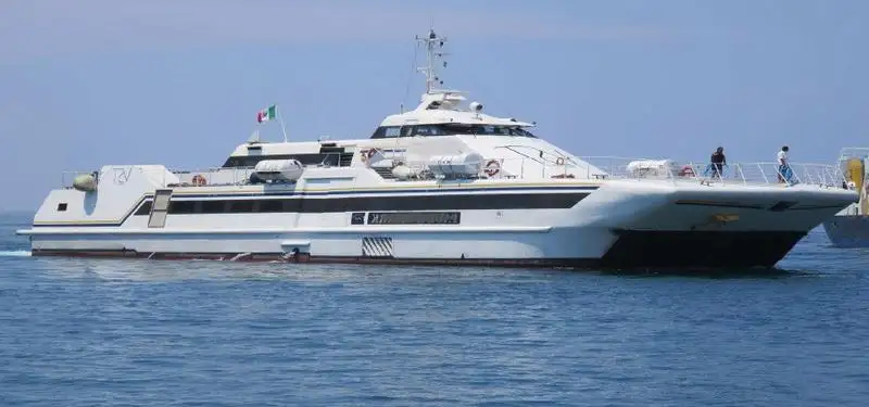 படகு கப்பல் விற்பனைக்கு