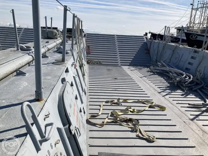 லேண்டிங் கிராஃப்ட், டேங்க் விற்பனைக்கு