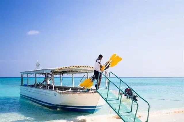 பயணிகள் கப்பல் விற்பனைக்கு