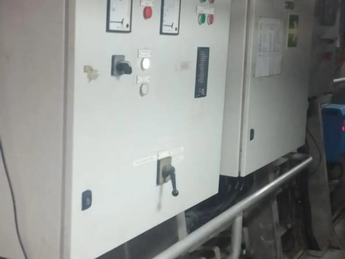 குழு படகு விற்பனைக்கு