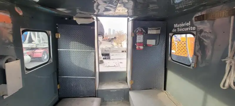 வேலை செய்யும் படகுகள் விற்பனைக்கு