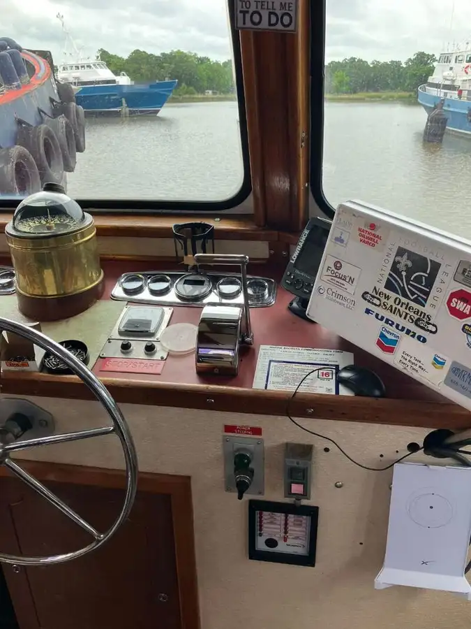 குழு படகு விற்பனைக்கு
