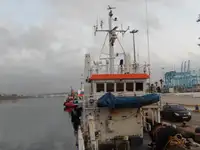 வேலை செய்யும் படகுகள் விற்பனைக்கு