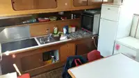 குழு படகு விற்பனைக்கு