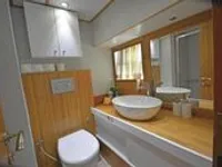 படகு விற்பனைக்கு