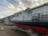 வேலை செய்யும் படகுகள் விற்பனைக்கு