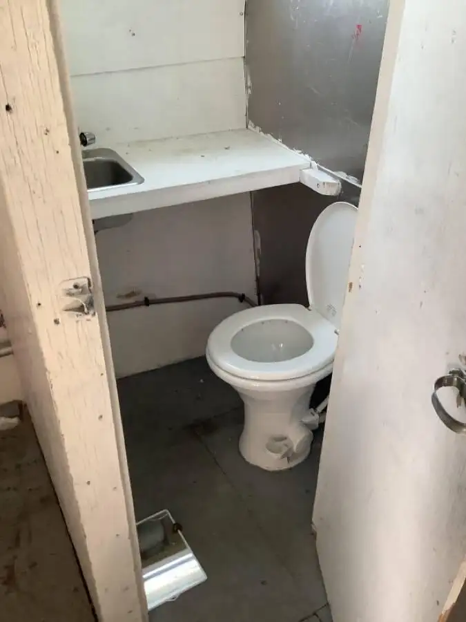வேலை செய்யும் படகுகள் விற்பனைக்கு