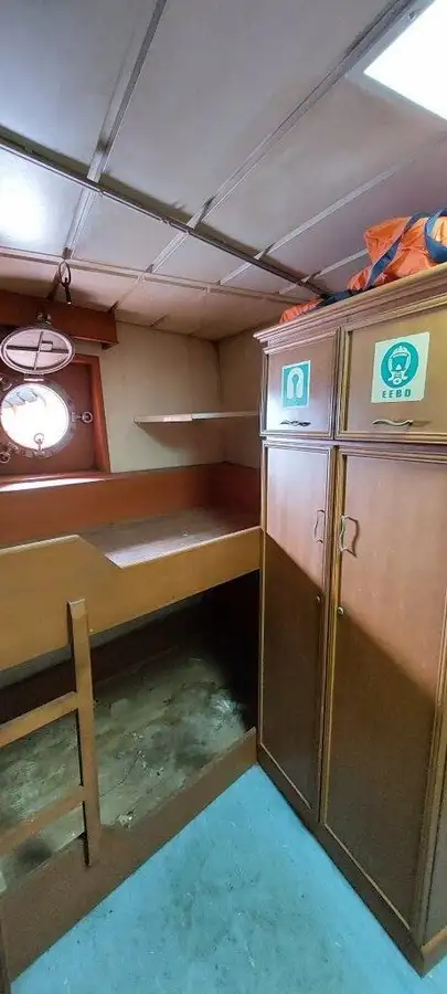 இழுக்கும் படகு விற்பனைக்கு