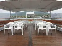 குரூஸ் கப்பல் விற்பனைக்கு