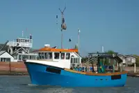 பணிப் படகுகள் விற்பனைக்கு