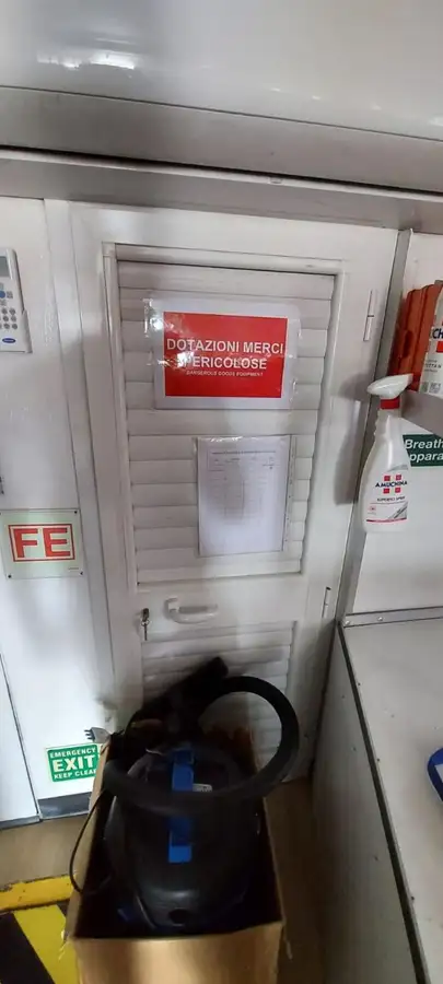 குழு படகு விற்பனைக்கு