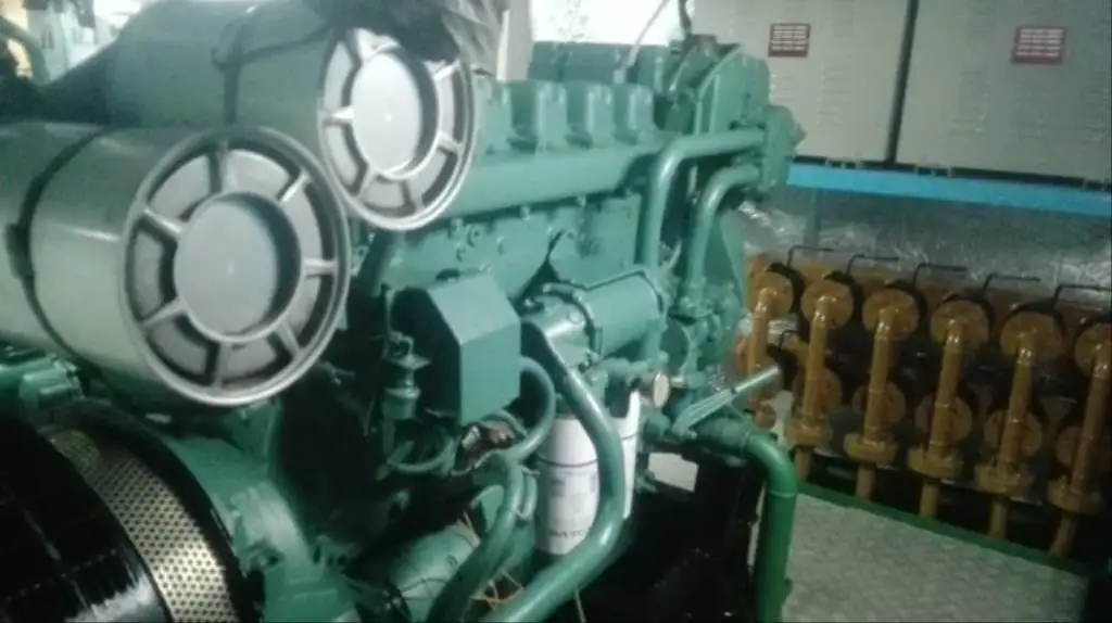 வேலை செய்யும் படகுகள் விற்பனைக்கு