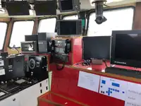 டிராலர் விற்பனைக்கு