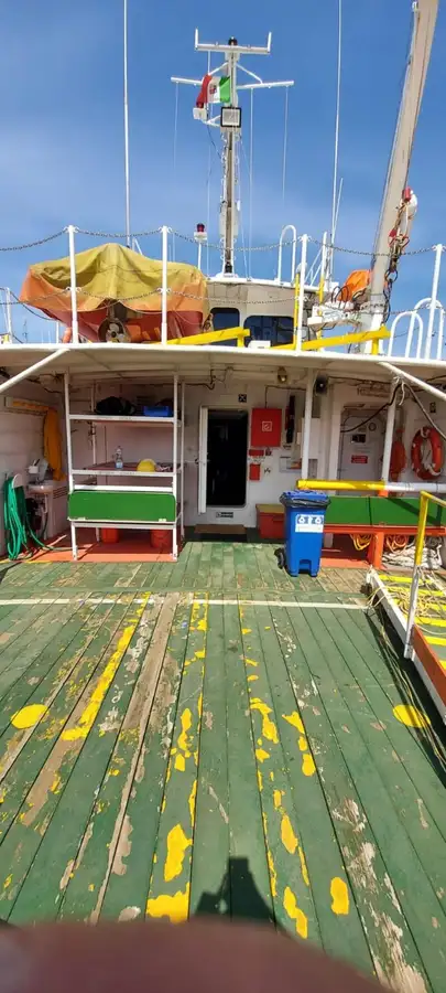 குழு படகு விற்பனைக்கு