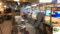 தங்கும் படகு விற்பனைக்கு