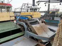 டிராலர் விற்பனைக்கு
