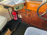 வேலை செய்யும் படகுகள் விற்பனைக்கு