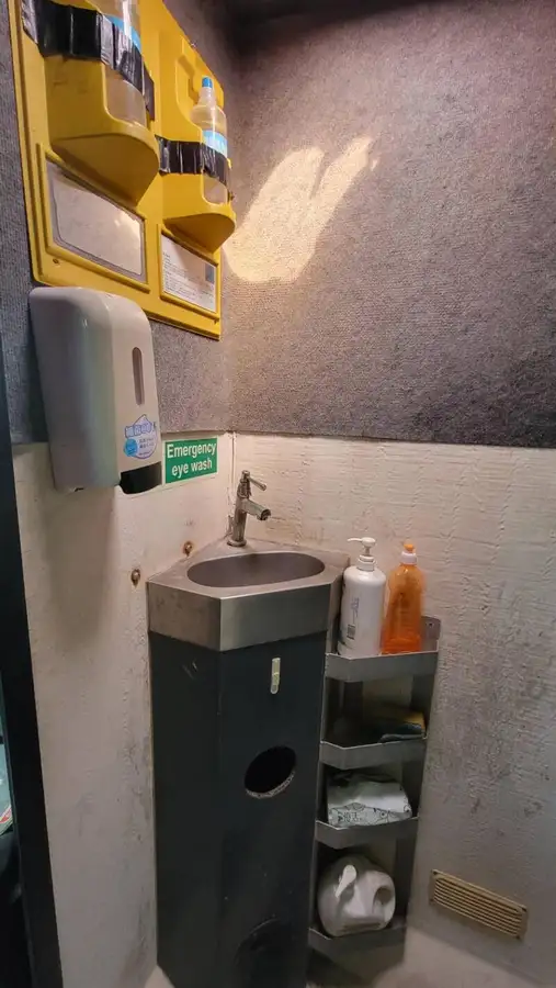 கண்டெய்னர் கப்பல் விற்பனைக்கு