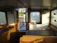 காவல் படகு விற்பனைக்கு