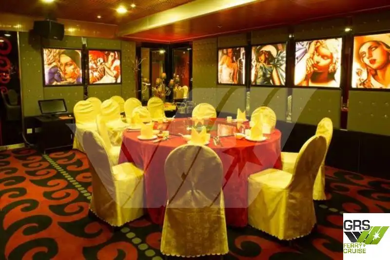 குரூஸ் கப்பல் விற்பனைக்கு